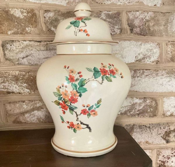 Hyalyn USA ceramic ginger jar