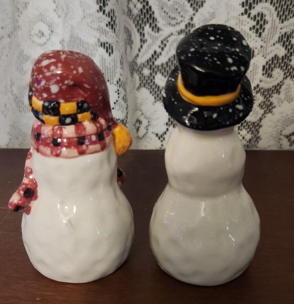 Salt and Pepper Shaker  Primitive Snowman SET - Image 2