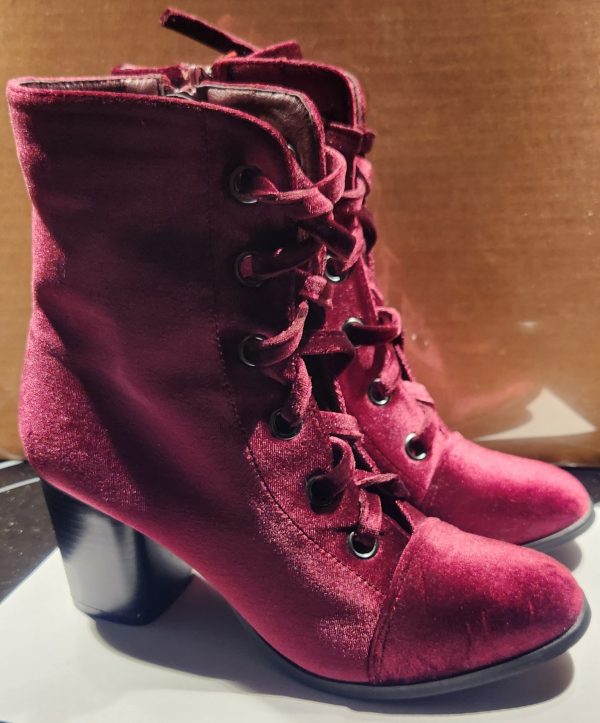 Woman's Yoki Bordeauz/Rose/Purple Velvet Lace Up Kaylyn Style Boot Size 8