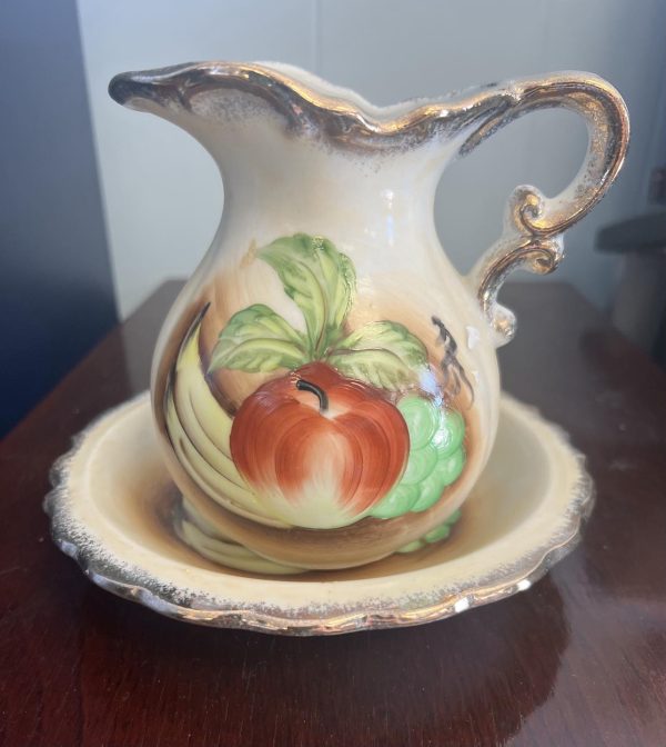 Vintage Mini Pitcher & Basin w/ Apple art