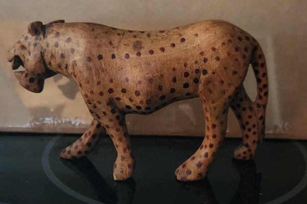 Handcarved Wooden Cheeta/Leopard  Solid Wood Décor Sculpture Figure  3.5x6"