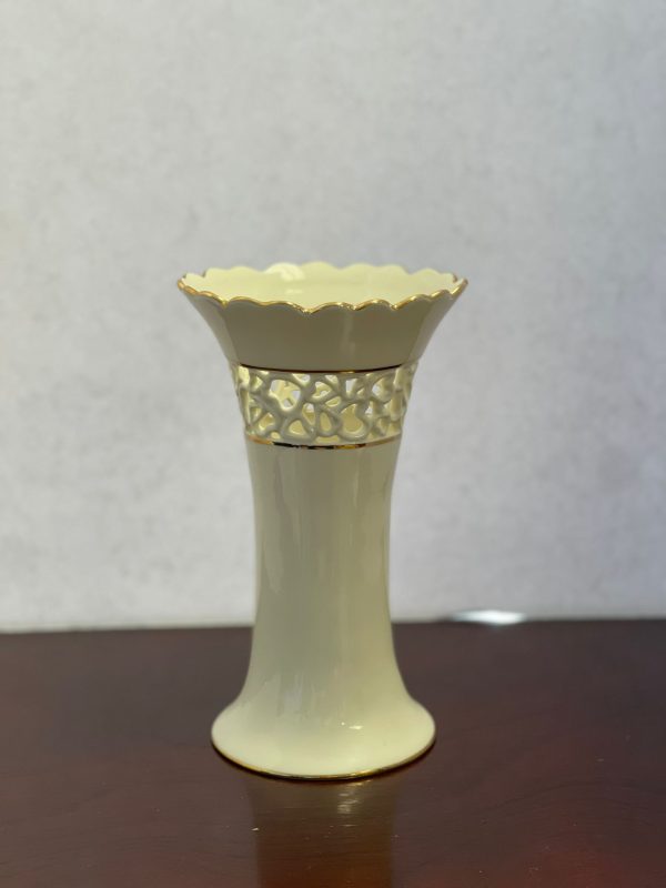 Lenox Vase w/ Gold & Open Weave