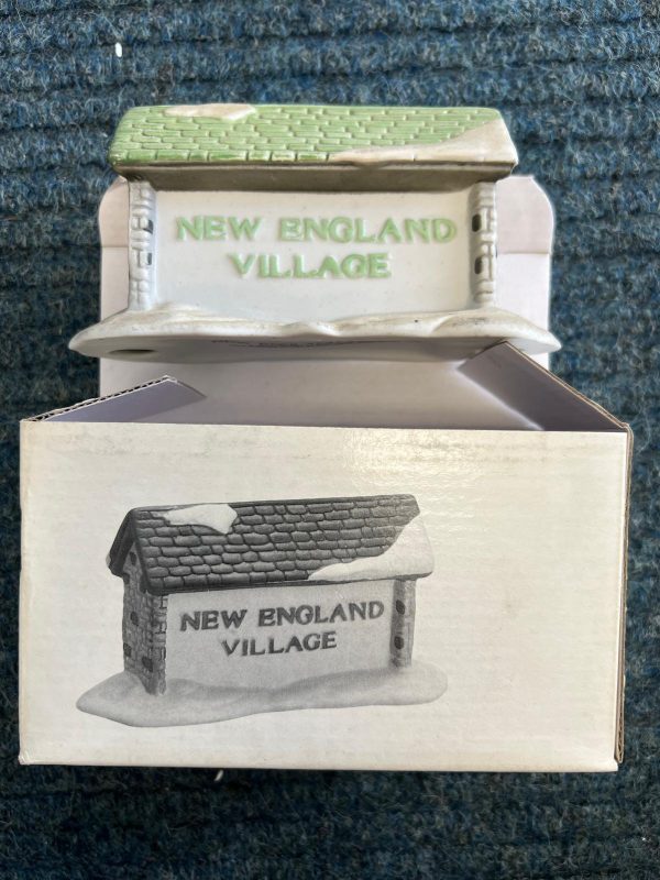 Dept 56 New England Village Sign #65706 Retired