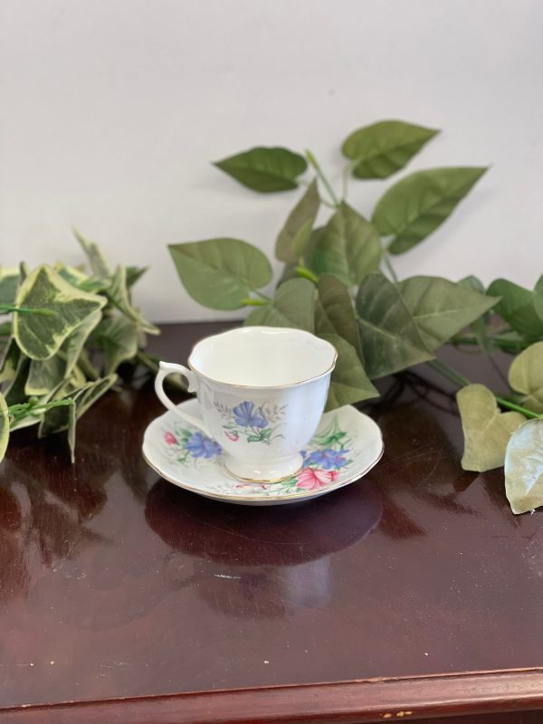 Royal Albert Friendship Series Sweet Pea Tea Cup and Saucer Set