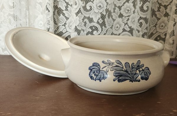 Pfaltzgraff Yorktown Casserold Crock Pot Dish - Image 2